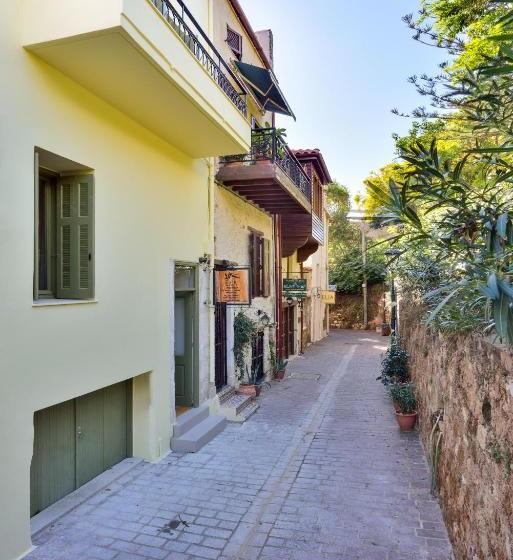 Elia Portou Rooms