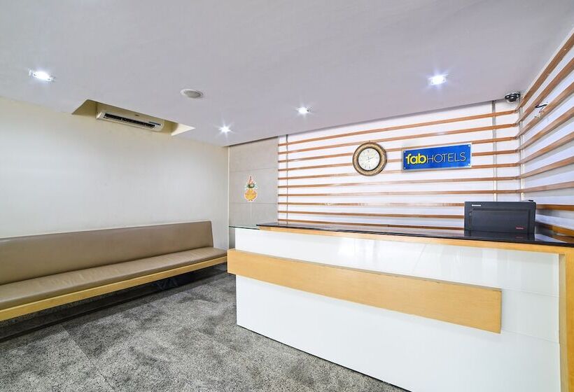 ホテル Oriva Vinflora Residency   Jubilee Hills