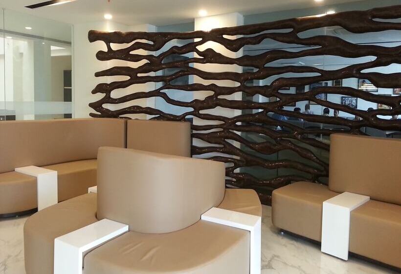 酒店 Ambar Sarovar Portico
