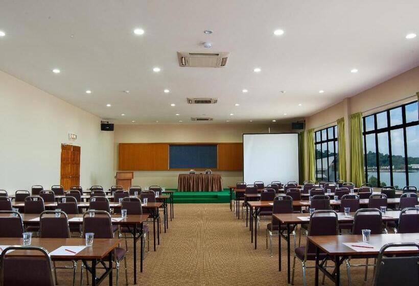 هتل De Baron Resort