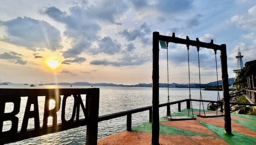 هتل De Baron Resort