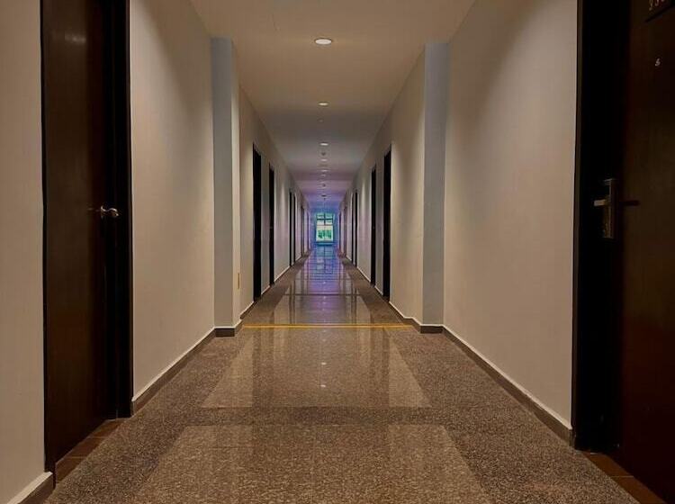 هتل De Baron Resort