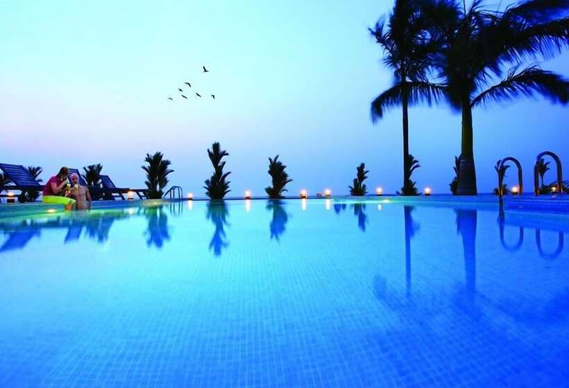ホテル Leisure Vacations Goldfield Lake Resort