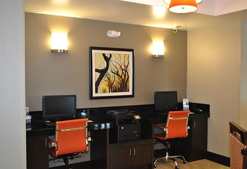 호텔 Holiday Inn Express Salem, An Ihg