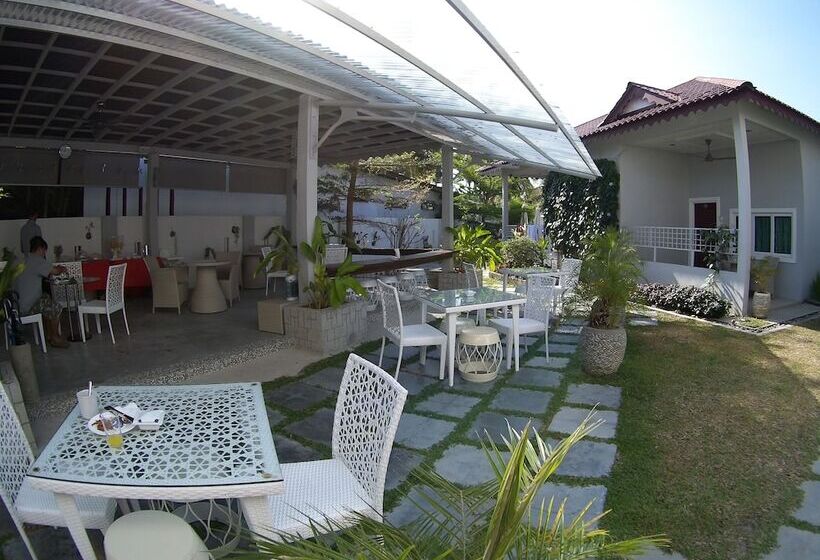 هتل Langkawi Chantique