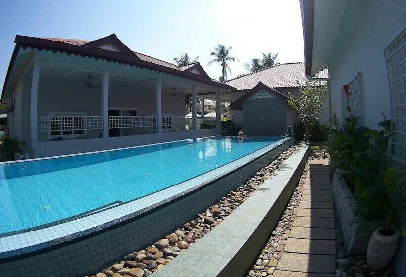 هتل Langkawi Chantique