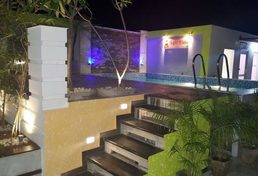 Hotelli Light House Agra By Park Tree