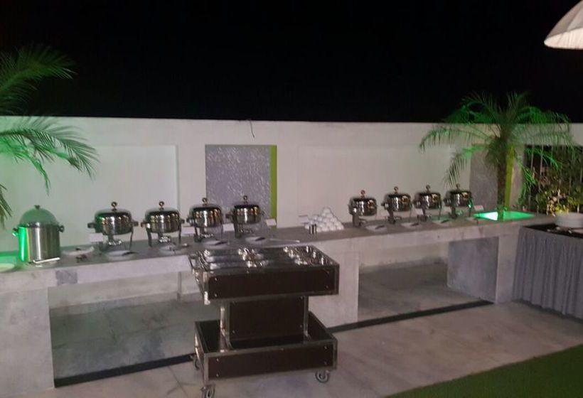 Hotelli Light House Agra By Park Tree