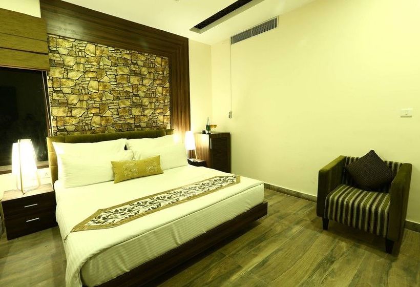 فندق Safari Park Resort