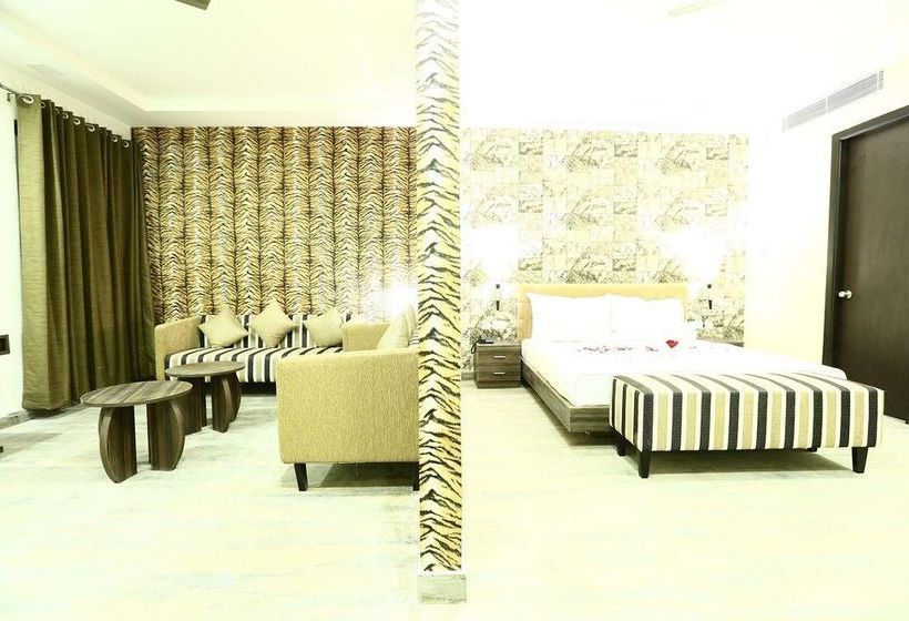 فندق Safari Park Resort