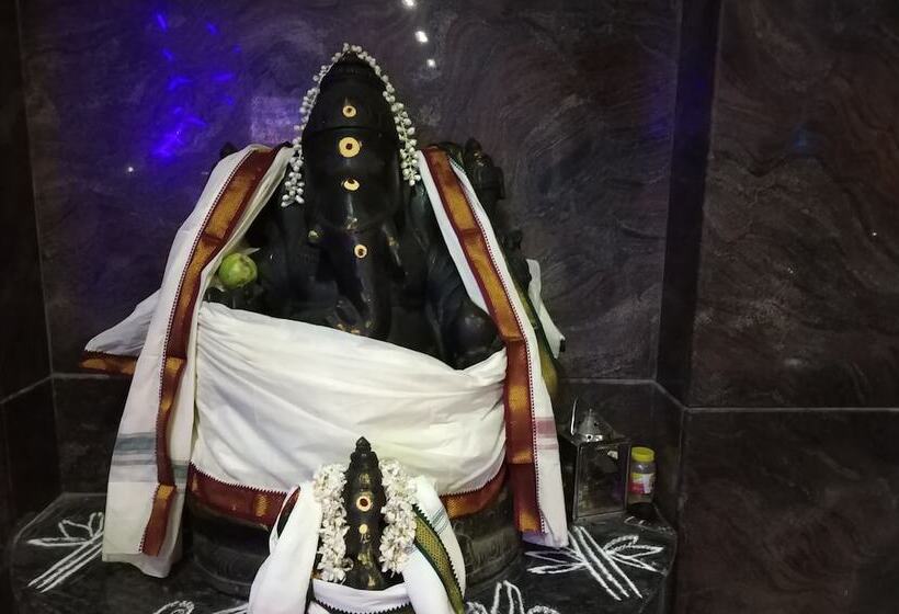 هتل Season 4 Residences   Teynampet Near Apollo Hospital ,balaji Dental, Us Consulate