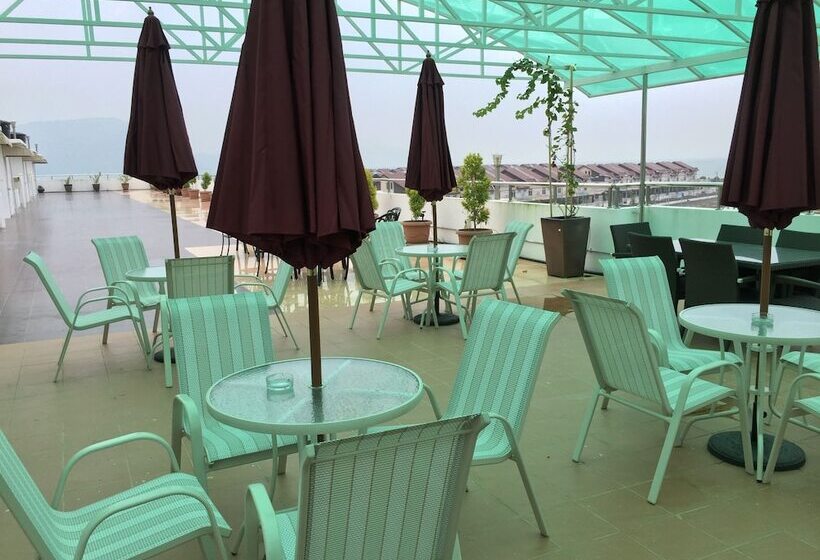 هتل Simfoni Resort