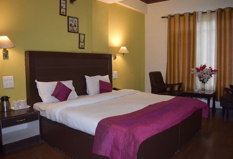 فندق Zojila Residency