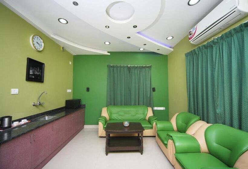 Max Classic Serviced Apartment