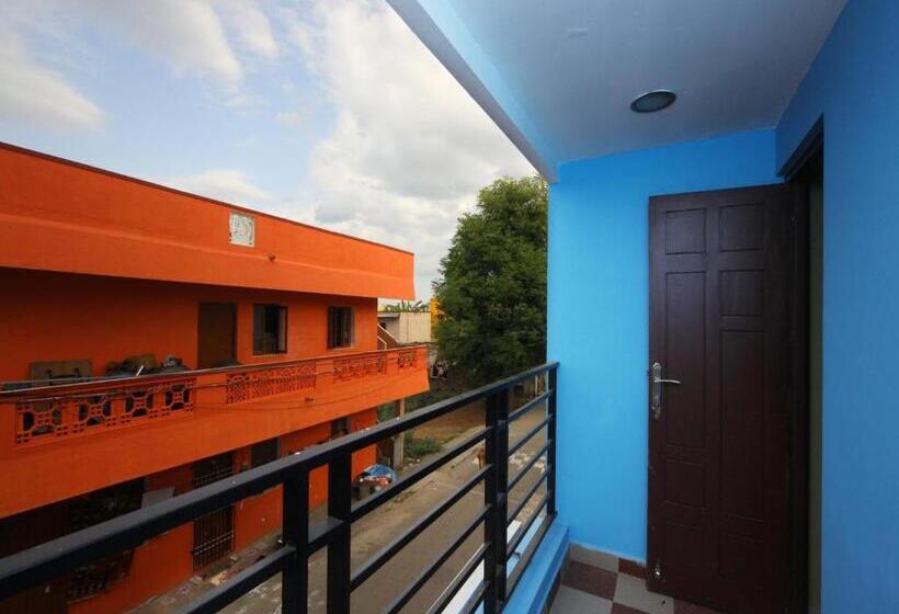 Max Classic Serviced Apartment