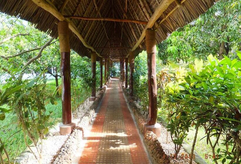 منتجع Mnarani Beach Cottages