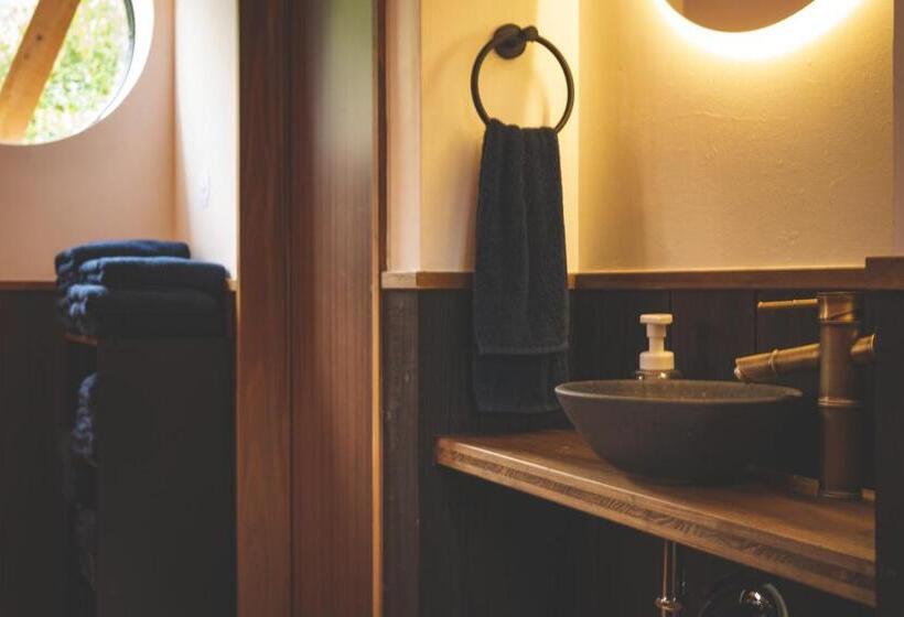 فندق صغير Next Chapter   Guesthouse   Kito