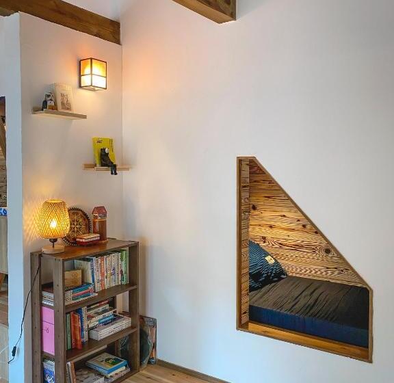 فندق صغير Next Chapter   Guesthouse   Kito