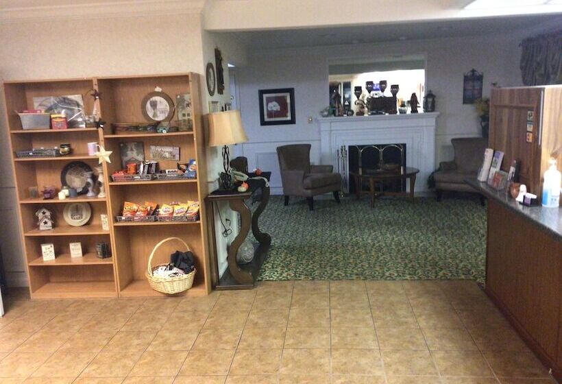 ホテル Colonial Brick Inn & Suites