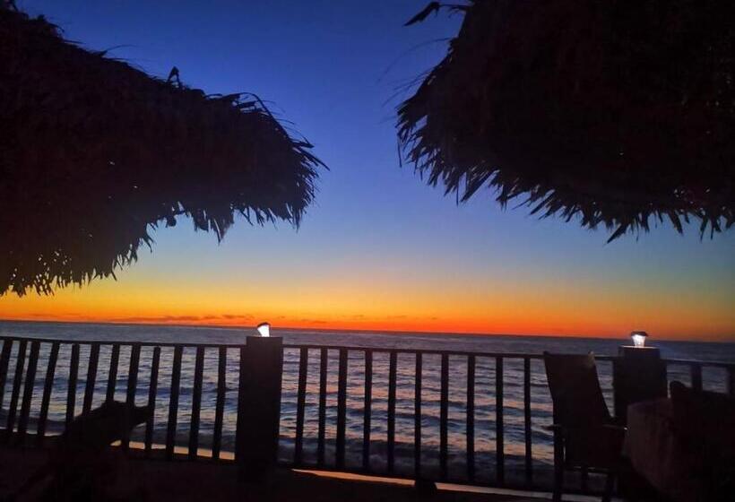 فندق Treasure By The Sea Resort   Happy Hill