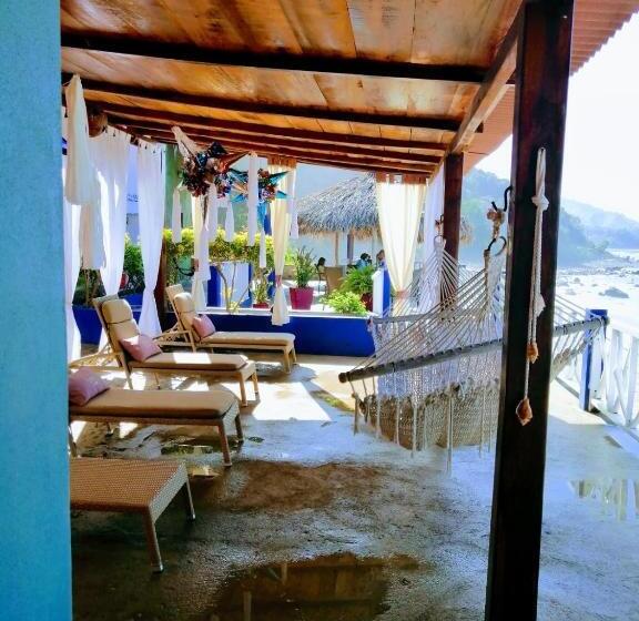 فندق Treasure By The Sea Resort   Happy Hill