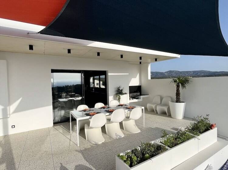 ペンション Suite 28