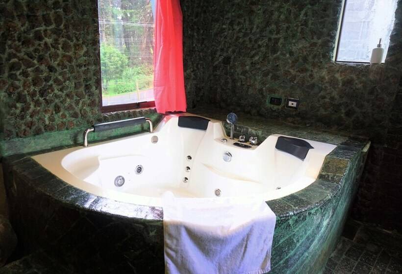 פנסיון Room In Guest Room  Room With Jacuzzi, Vacation Spa House With Turkish Bath