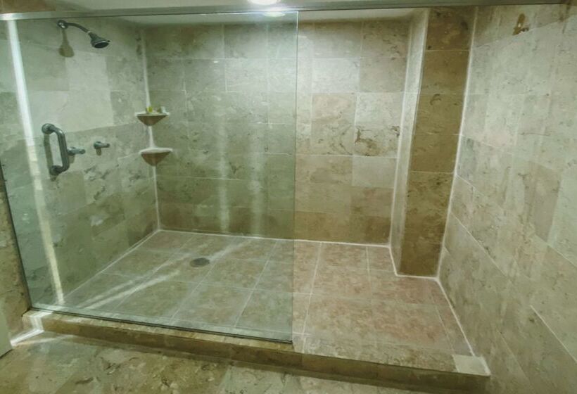 فندق Best Western Plus Tuxtepec