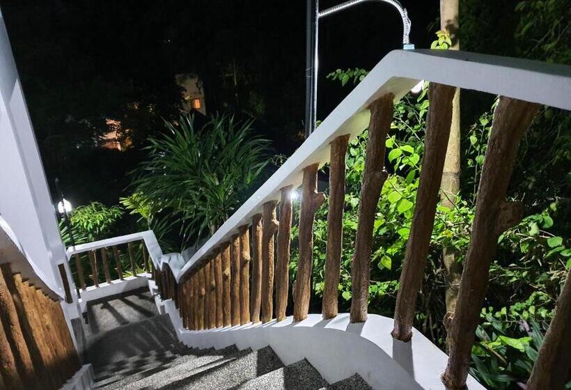 酒店 Cocoloco Beach Resort