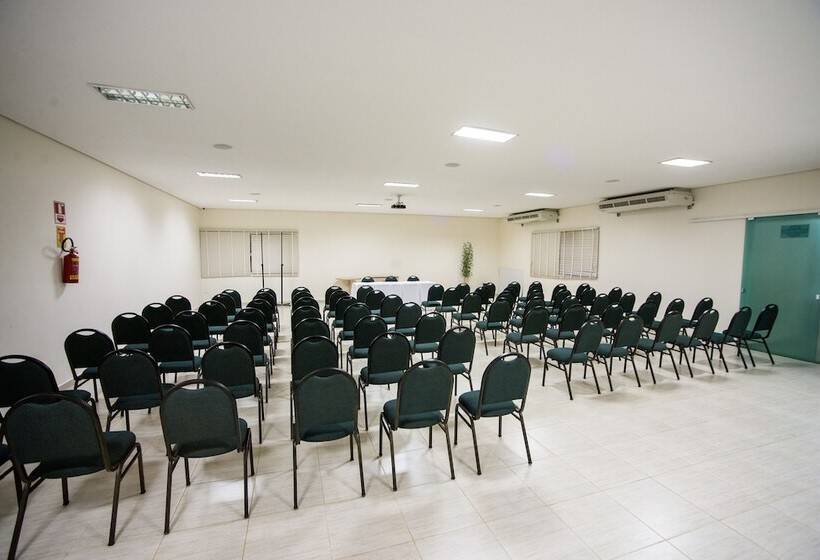 בית מלון כפרי Francisco Beltrão Palace