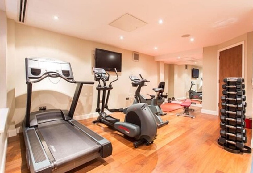هتل The Chambers   Park Place   Apartments
