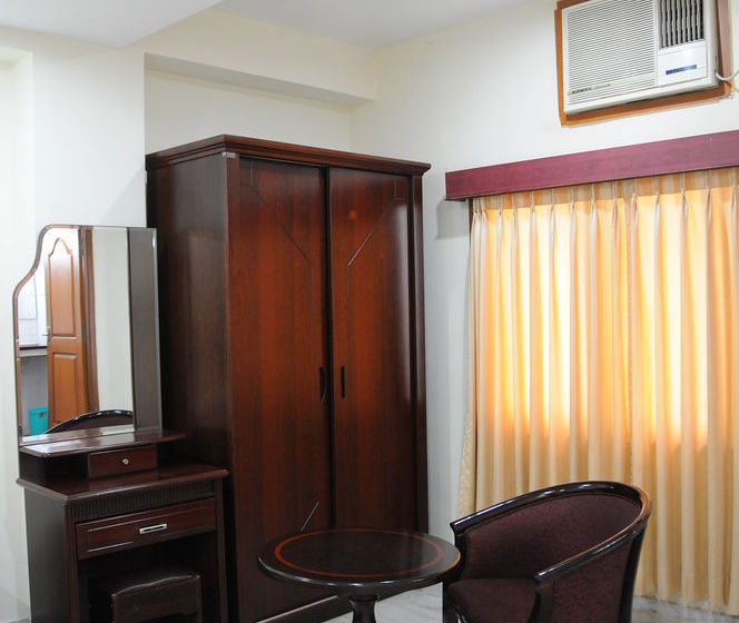 پانسیون Lloyds Serviced Apartments, Near Music Academy