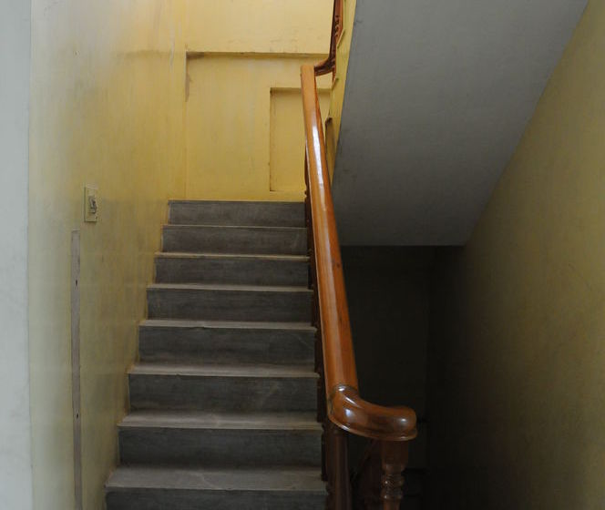 پانسیون Lloyds Serviced Apartments, Near Music Academy