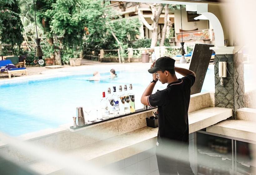 منتجع Amed Cafe & Hotel Kebun Wayan