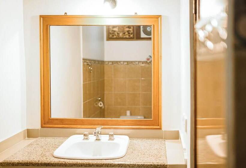 منتجع Amed Cafe & Hotel Kebun Wayan