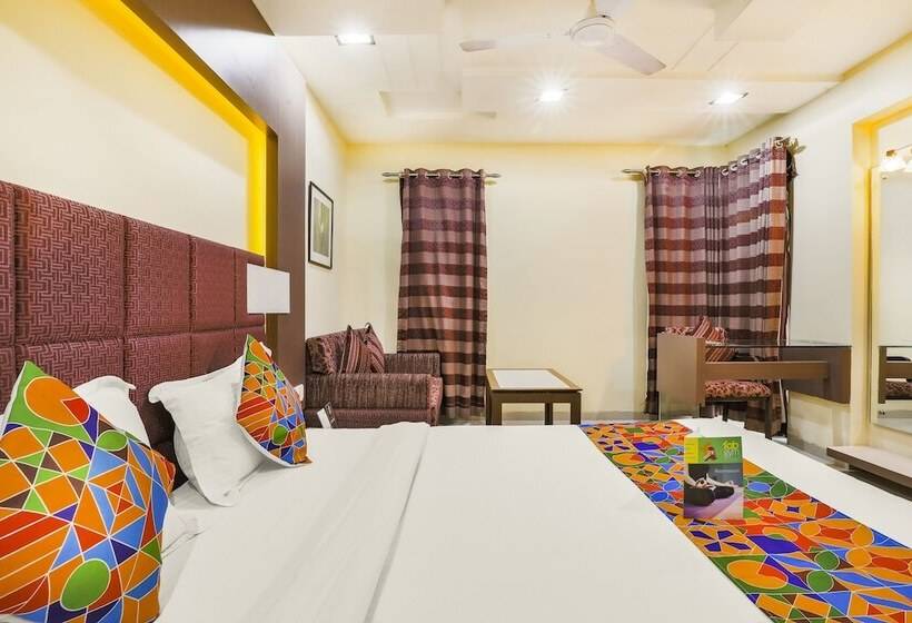 리조트 Fabhotel Amrit Residency