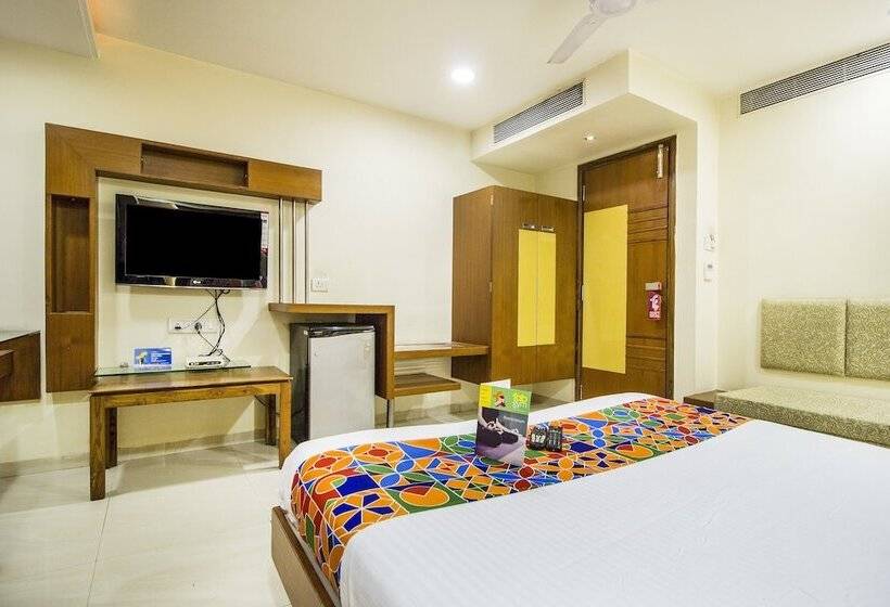 리조트 Fabhotel Amrit Residency