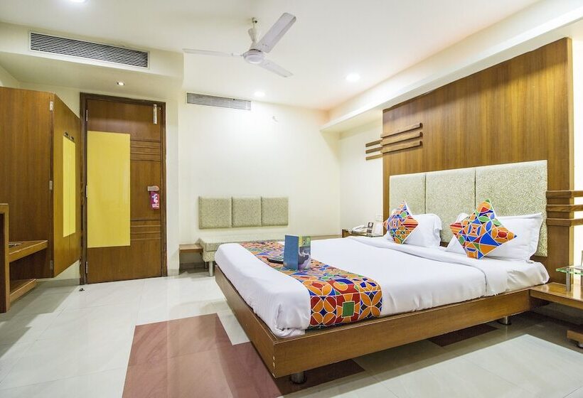 리조트 Fabhotel Amrit Residency