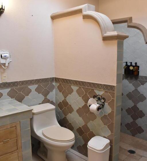 هتل Casa María Elena
