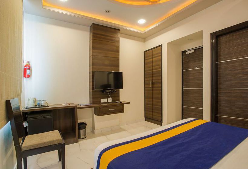 Hotel Oyo Premium Gandhi Nagar Station