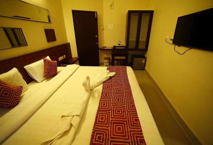 Hotel Oyo Rooms Off Aurobindo Ashram