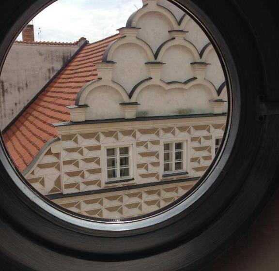 هتل Penzion Kostnický Dům