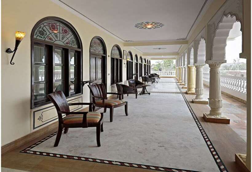 فندق Talaibagh Palace