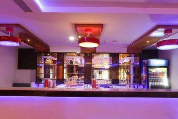 Fotos del hotel Collection O 40631 The Sahar Pavilion:  5