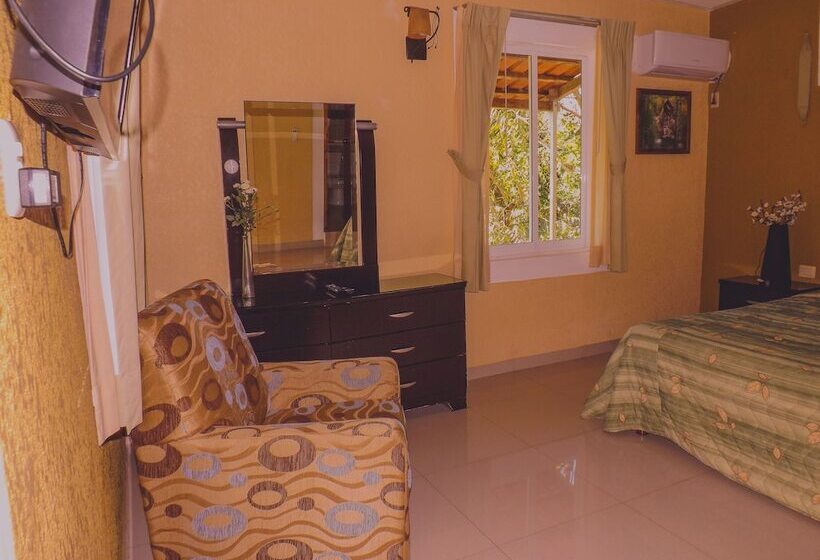 فندق Los Cedros Uayamon