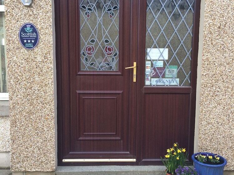 بنسيون Karrawa Guest House