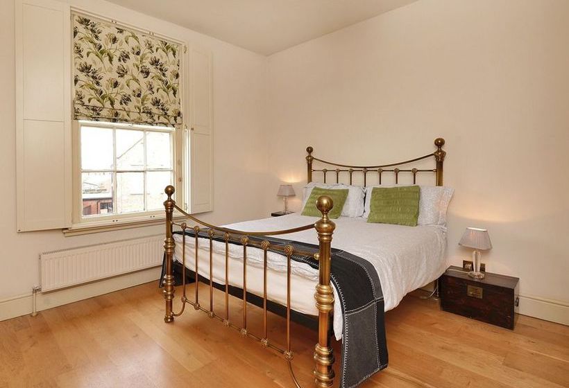 مبيت وإفطار The Hollies