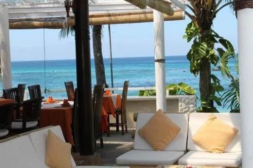 فندق Anom Beach