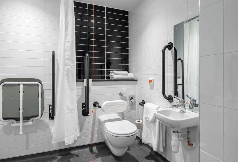 هتل Holiday Inn Express Middlesbrough   Centre Square, An Ihg