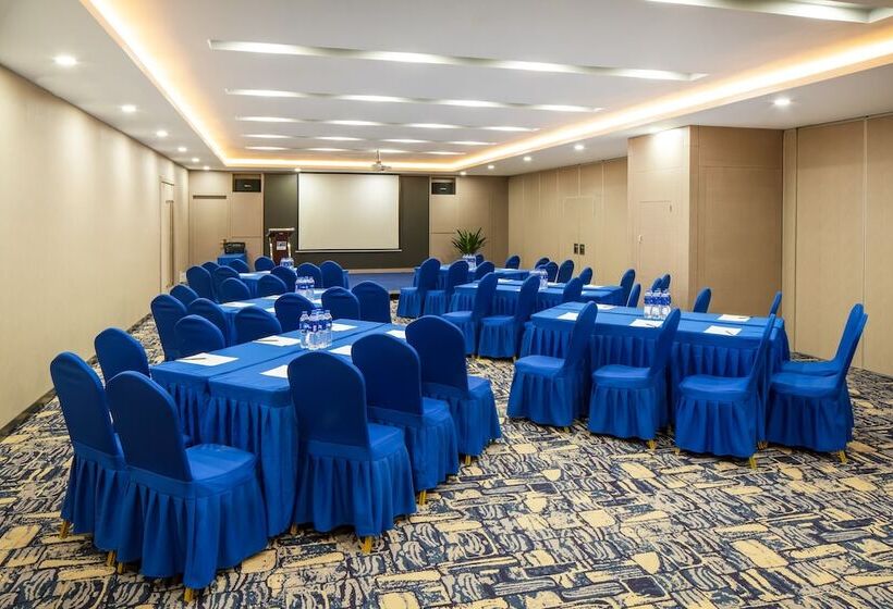 فندق Holiday Inn Express Shenyang North Station, An Ihg